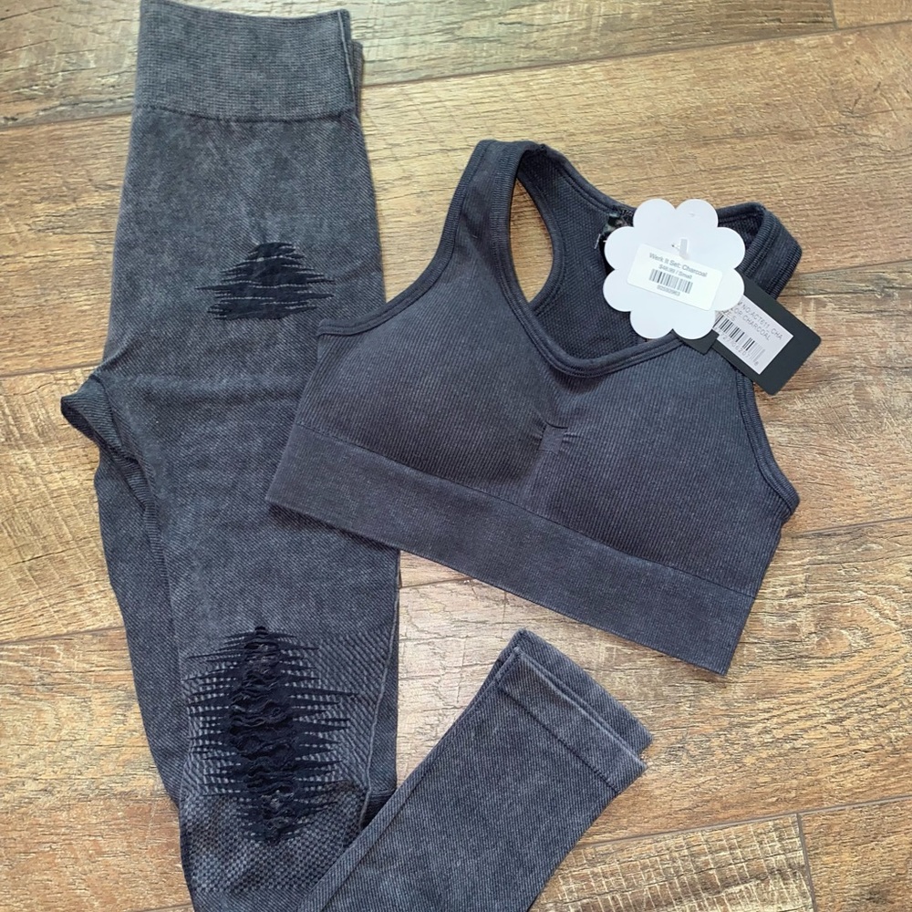 Hope's Charcoal Gray Ribbed Sports Bra and Leggings Set